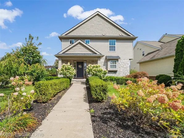 1604 White Blossom Ln, Howell, MI 48843