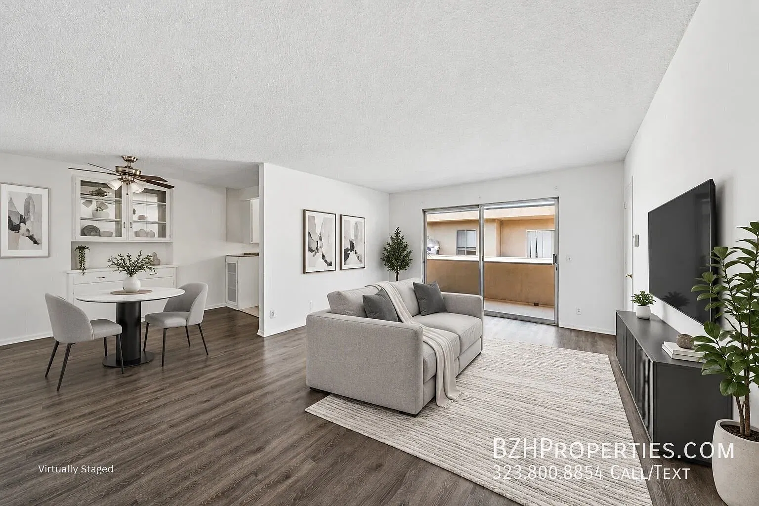 Bright 1 Bedroom with Balcony — Photo 1