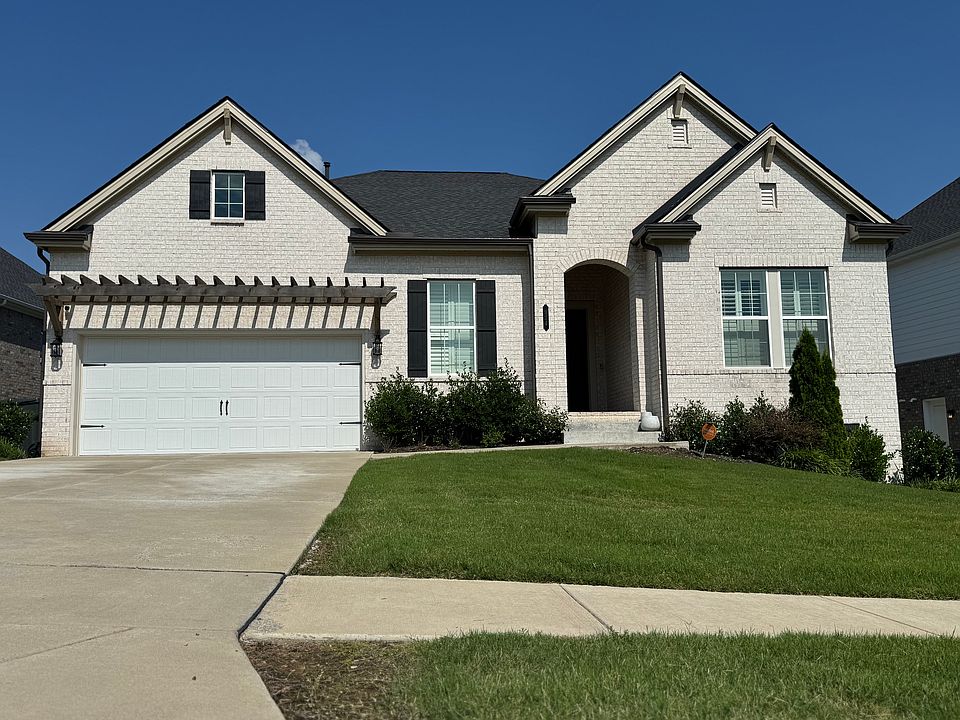 1st image of 924 Tynan Way