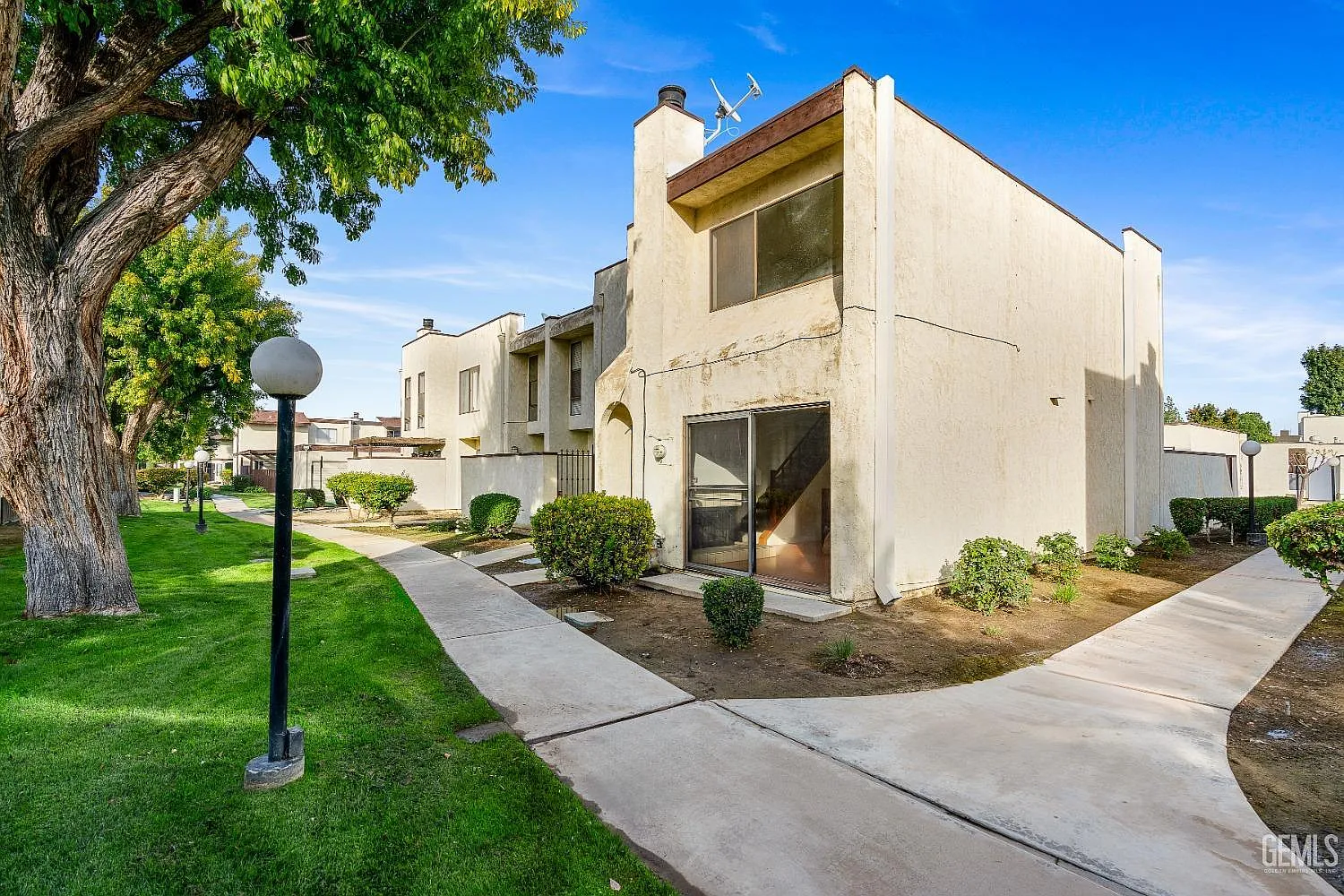 1323 Aquarius Ct photo 1
