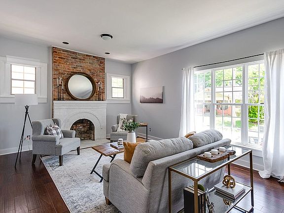 Living Room - Fireplace