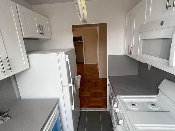 5th image of 166-05 Highland Ave #2