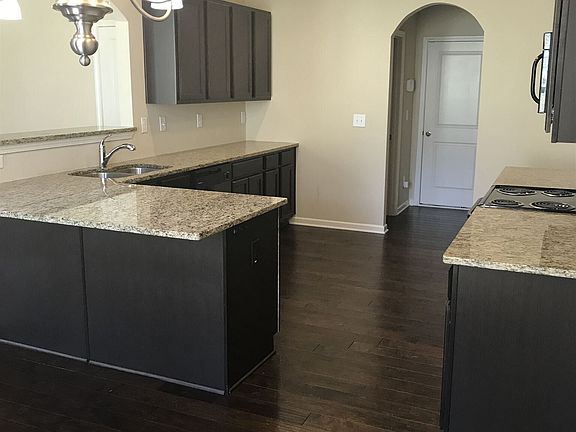 3rd image of 276 Stillwood Dr