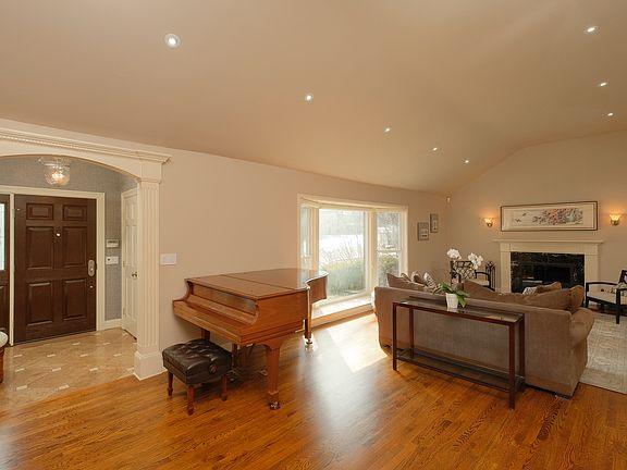 3rd image of 228 Rogers Dr