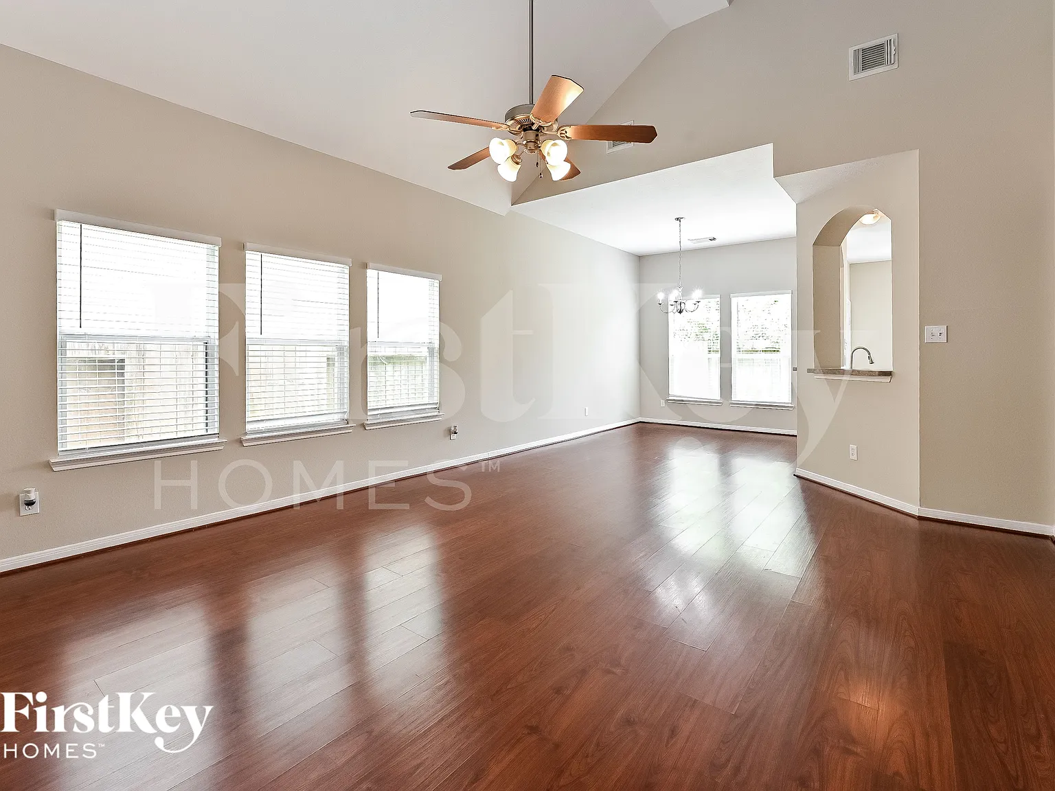 4 bed, 2.5 bath, 2158 sqft, $1,835 — Photo 2