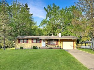 112 Longmeadow Dr, Syracuse, NY 13205