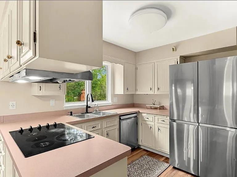 210 E Morningside Dr — Photo 10