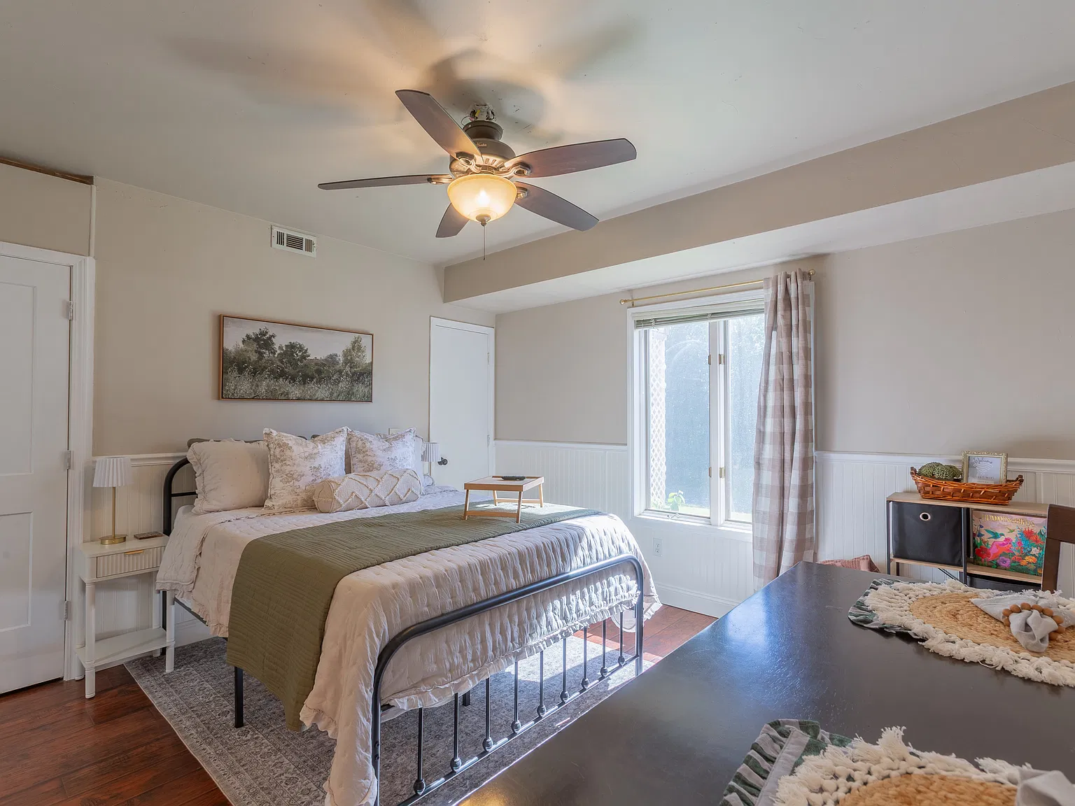 Studio, 400 sqft, $1,399 — Photo 2