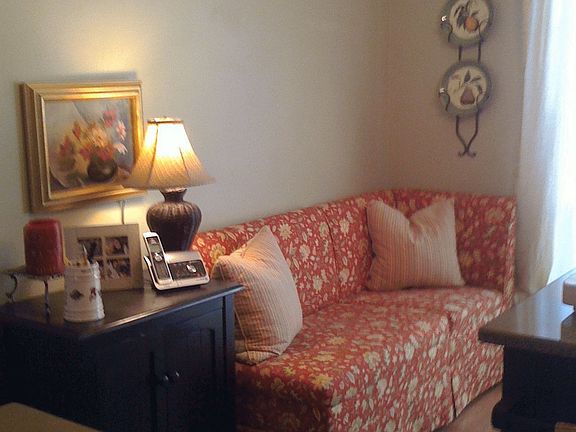 BREAKFAST NOOK OR OFFICE