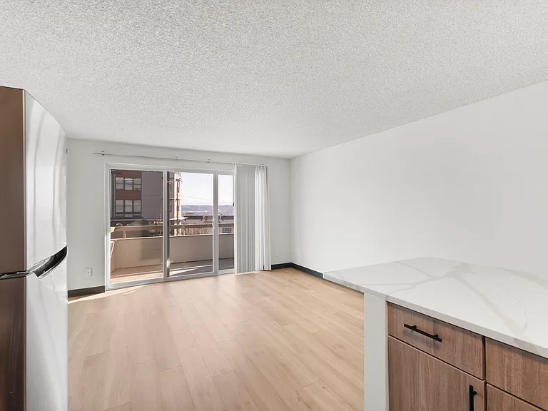 Baycrest Apartments — Photo 7