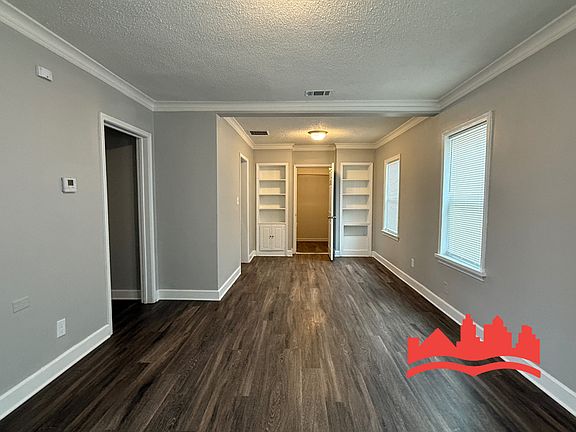 4th image of 993 Gordon St