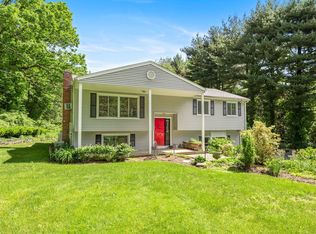 22 Little Brook Ln, Newtown, CT 06470