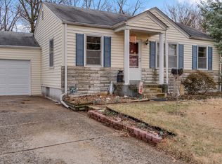 300 Saint Gregory Dr, Florissant, MO 63031