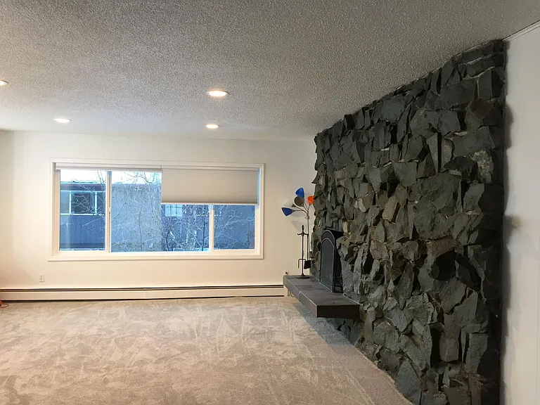 1046 W 20th Ave #A — Photo 9