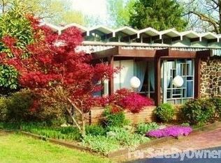 1230 Hollins Dr, Saint Louis, MO 63135