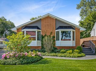 17 School St, Grayslake, IL 60030