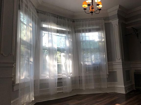 5th image of 323 S 46th St #2F