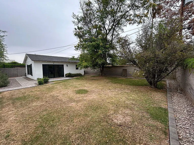 4016 E Avalon Dr — Photo 32