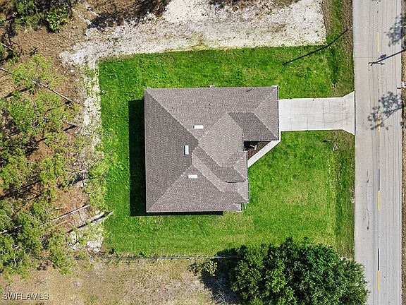4th image of 902 Williams Ave