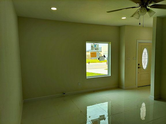 4th image of 6701 El Freno Ln