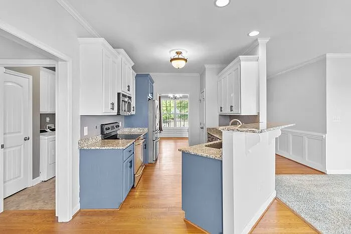 720 Camwheel Dr — Photo 12