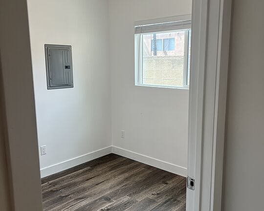 4th image of 226 1/2 E Avenue 42