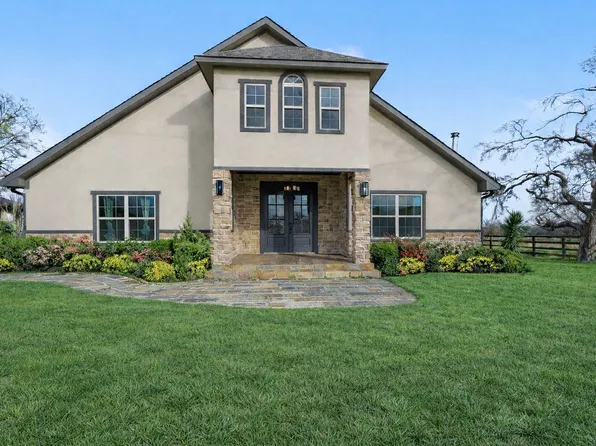 661 Majors Dr, Sulphur Springs, TX 75482