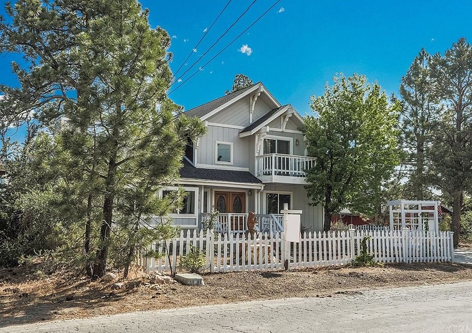 1st image of 43491 Villa Grove Ave