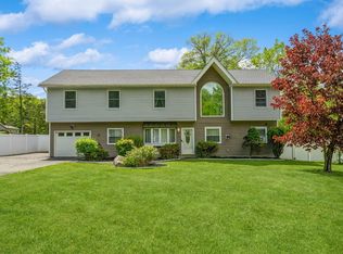 8 Ludwig Dr, Monroe, NY