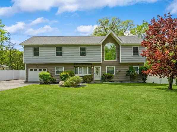 8 Ludwig Drive, Monroe, NY 10950