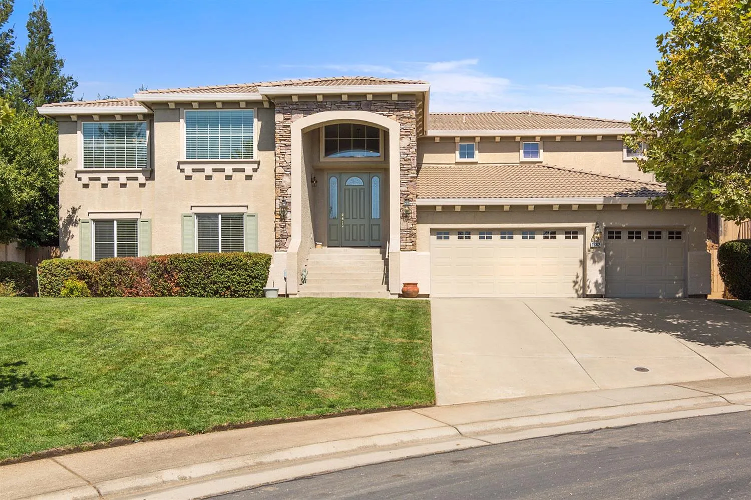 1662 Gallinger Ct photo 1