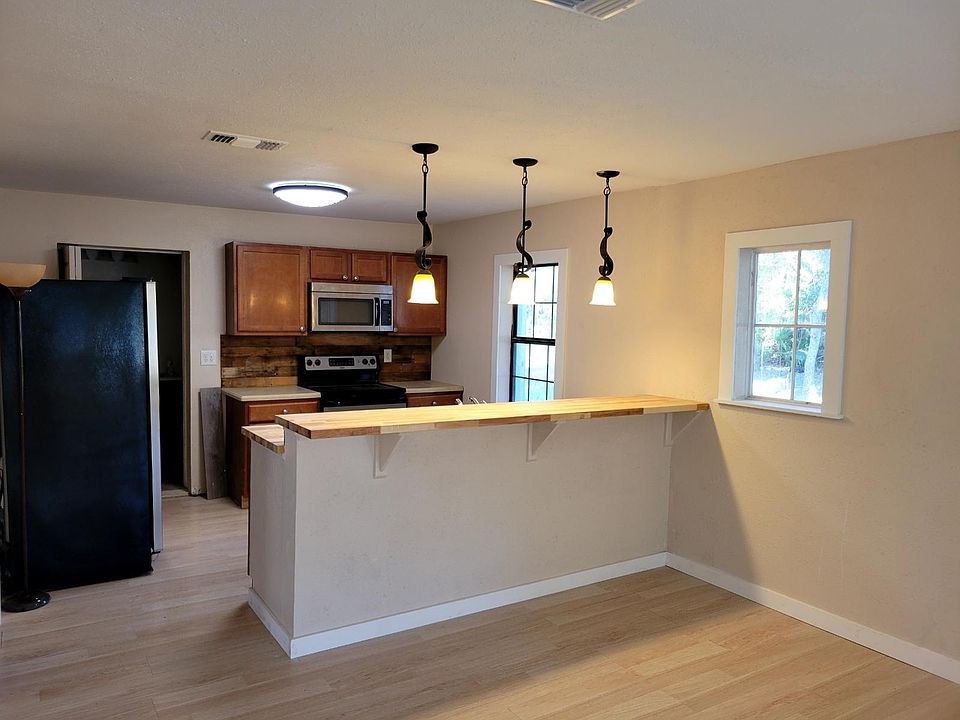2nd image of 20737 W McKinney Ave