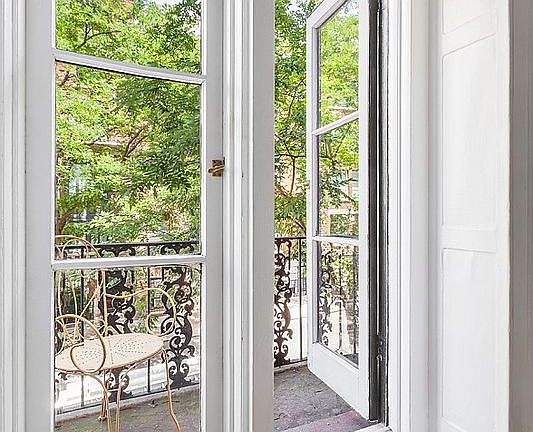5th image of 54 W 9th St