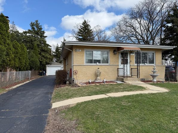 349 Catalpa Ave, Wood Dale, IL 60191