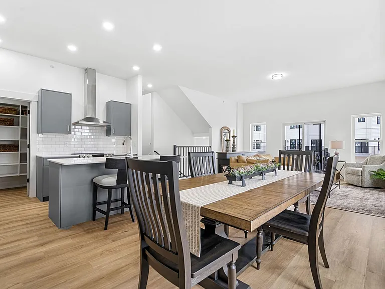 NorthWest TownHomes — Photo 13