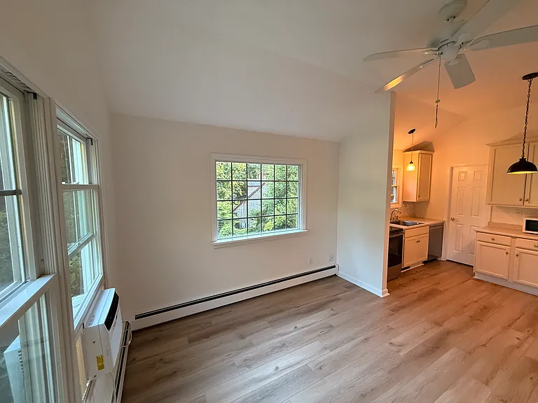 22 William Penn Dr #UPSTAIRS — Photo 8