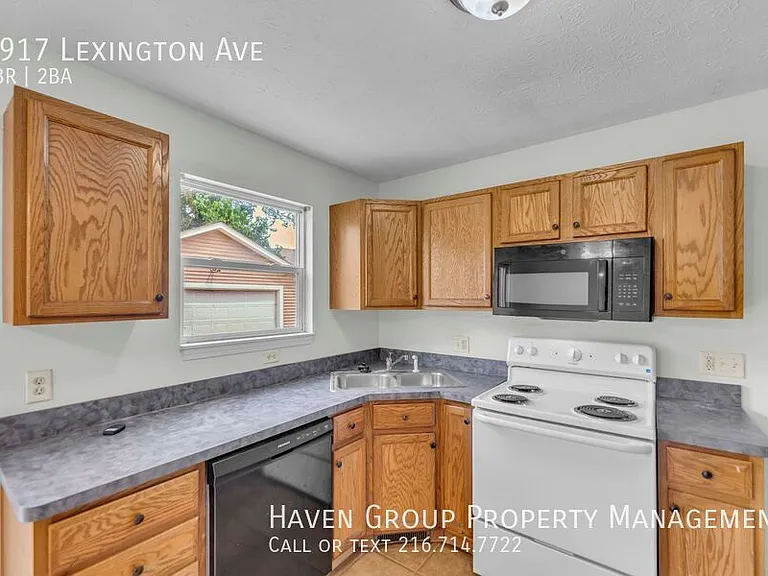 1917 Lexington Ave — Photo 7