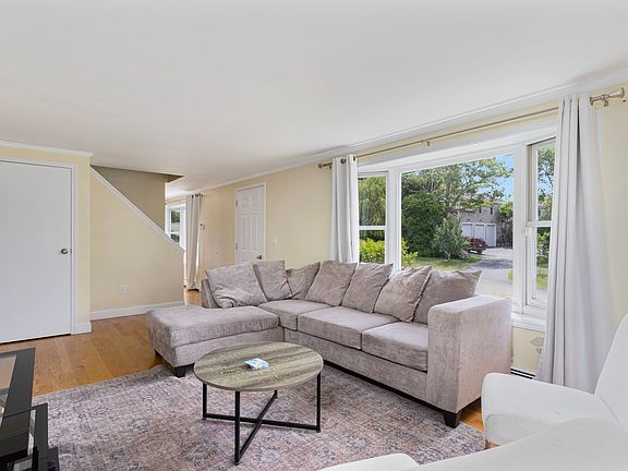 2nd image of 4 Maloney Ln