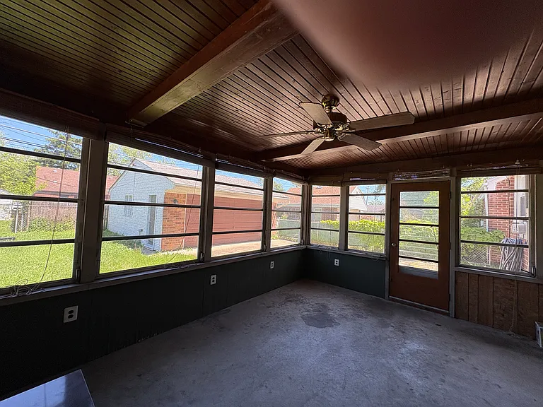 1726 Moran Ave — Photo 18