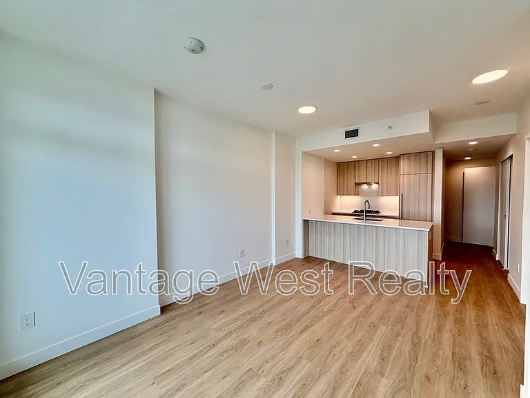 1626 Water St #2403 — Photo 15
