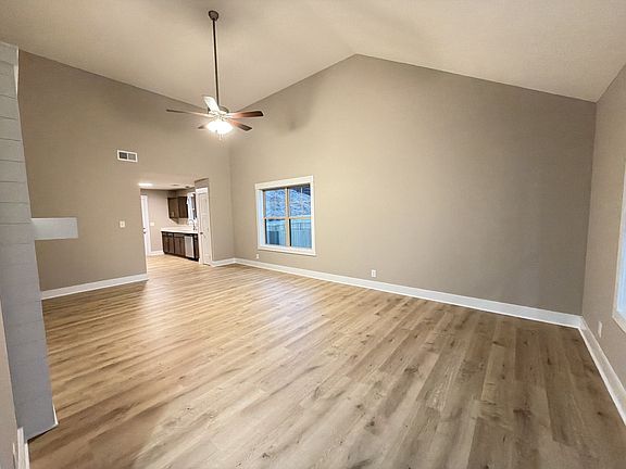 4th image of 279 Cardinal Creek Brenda Dr #139