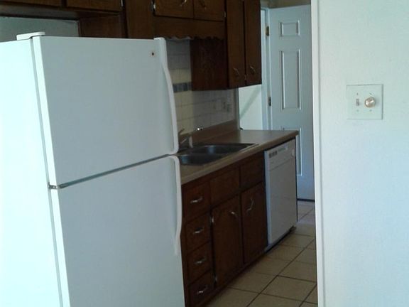 4th image of 2221 Wheeler Ave #A