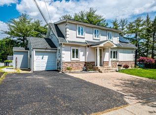 2 Knoll Pl, Clifton, NJ 07012