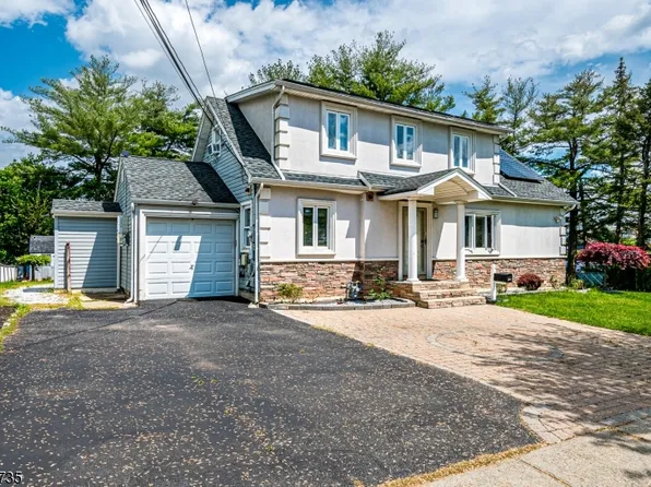 2 Knoll Pl, Clifton City, NJ 07012