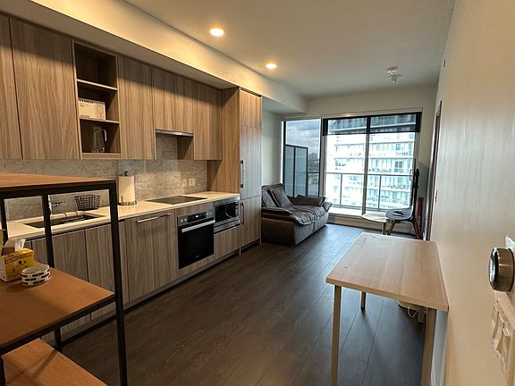 4th image of 95 McMahon Dr #1001