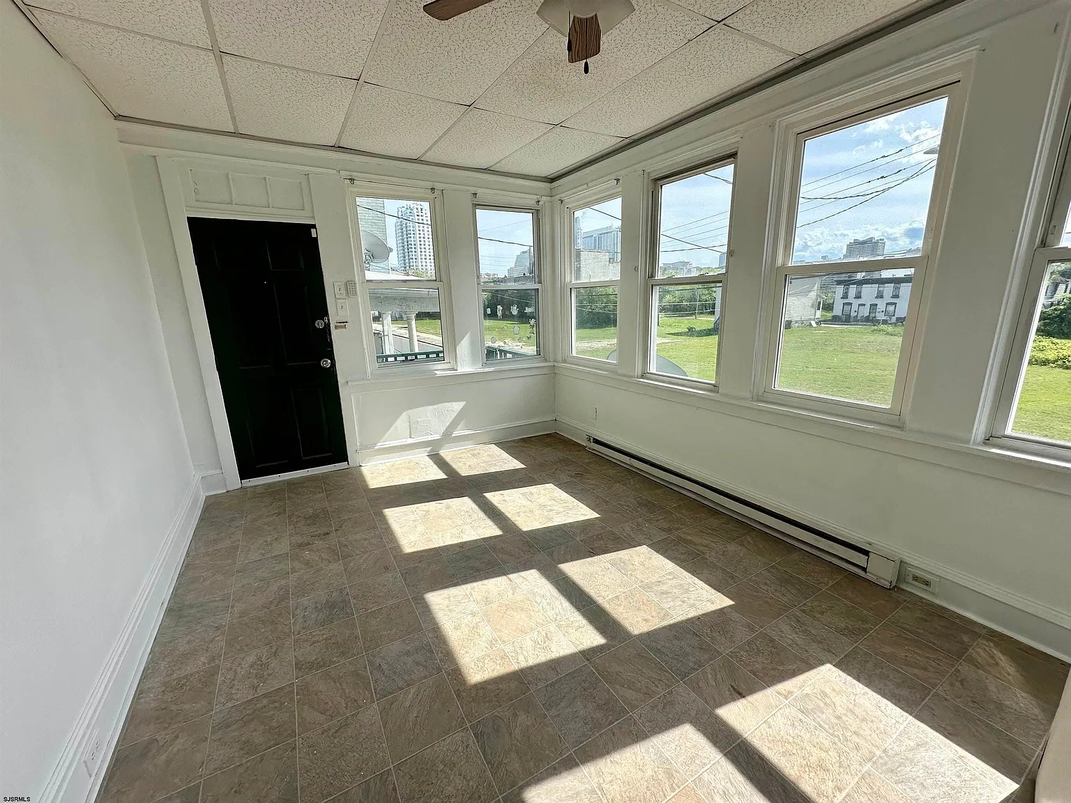 4 bed, 2.0 bath, $2,500 — Photo 3