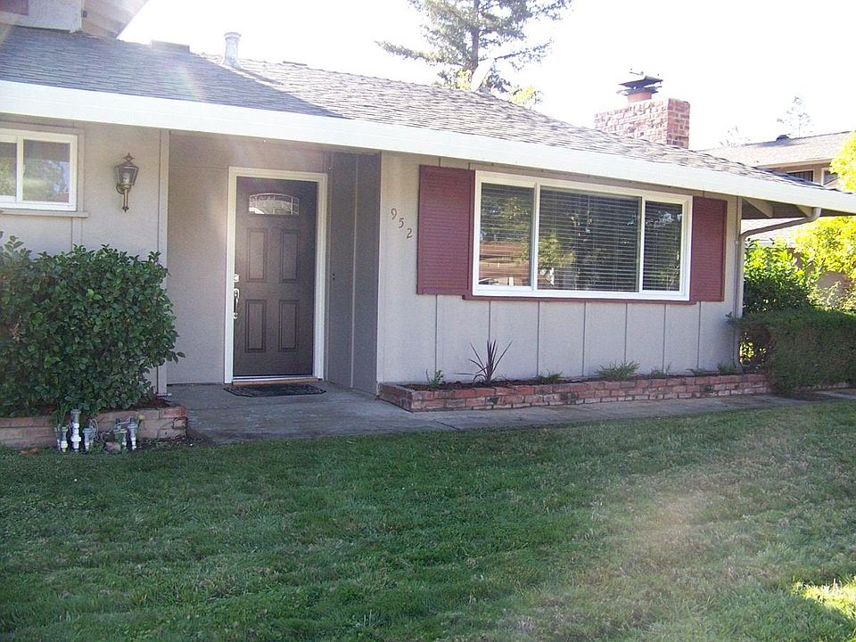 1st image of 952 Castlewood Dr APT 1