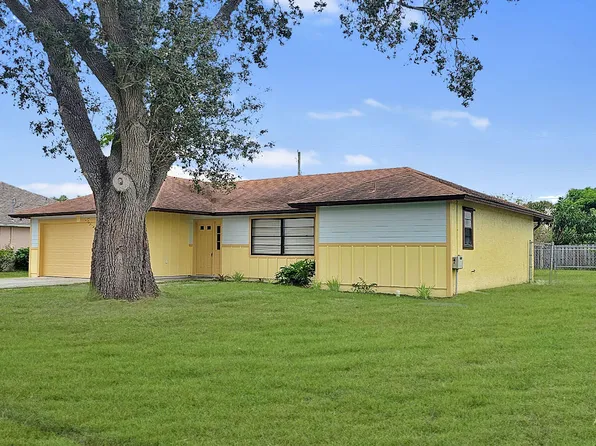 549 SE Maple Terrace, Port St Lucie, FL 34983