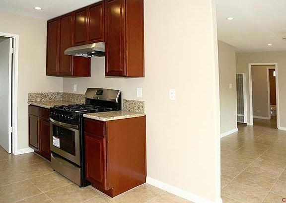 4th image of 1312 W Olive Ave