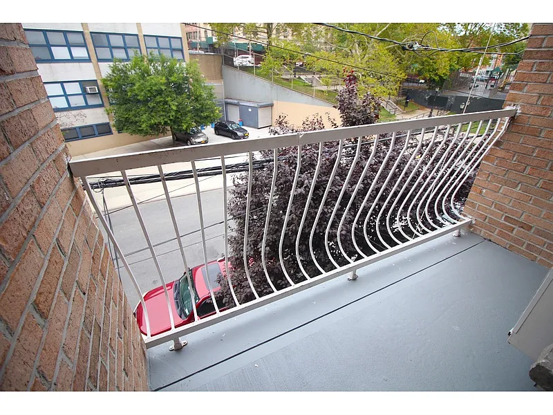 Building Photo - 982 Rogers Pl #2